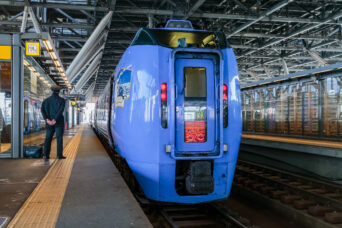 JR函館本線・旭川駅・特急「オホーツク」（北海道：2023年11月）