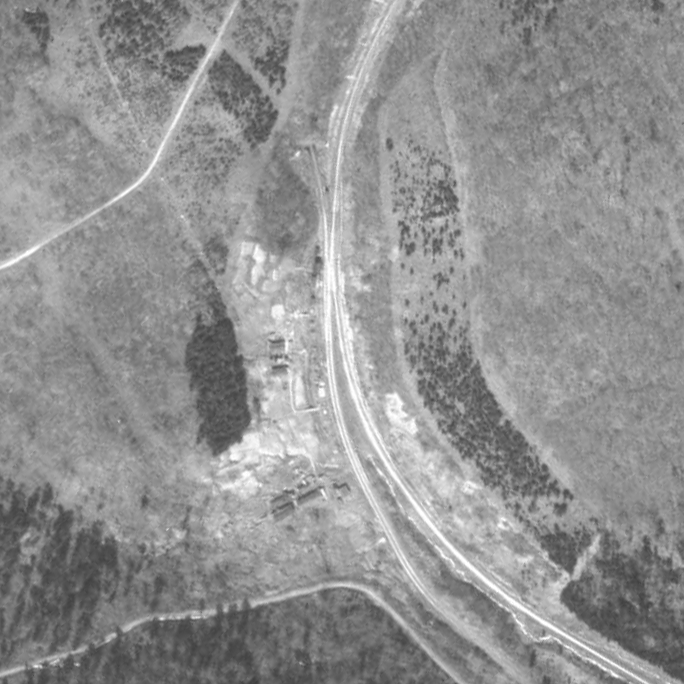 詳細旧版空撮画像：常紋信号場周辺（1948年5月7日撮影）詳細地形図：常紋信号場周辺（2024年3月31日）