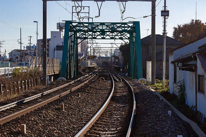 矢田駅付近で地上に降りてくる名鉄瀬戸線