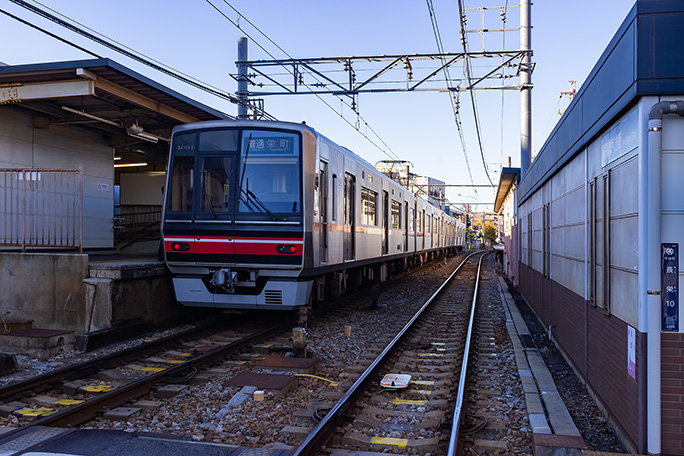 近鉄奈良線にも同名の駅があるが、こちらは名鉄瀬戸線の瓢箪山駅