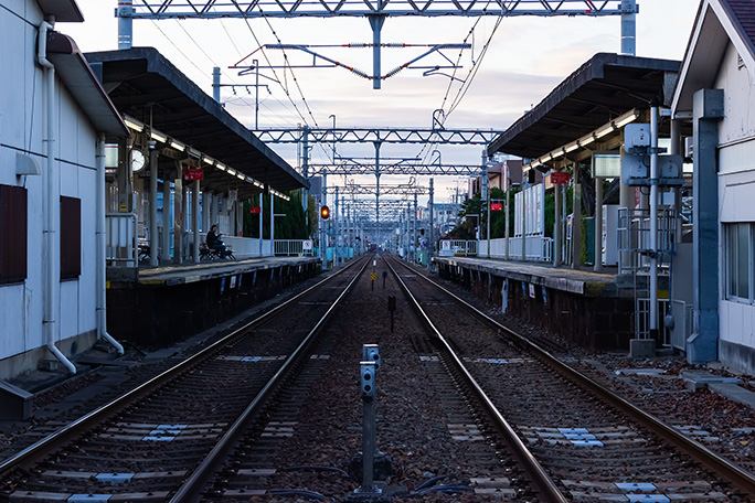 新伊丹駅からは隣接する稲野駅が遠くに見通せた