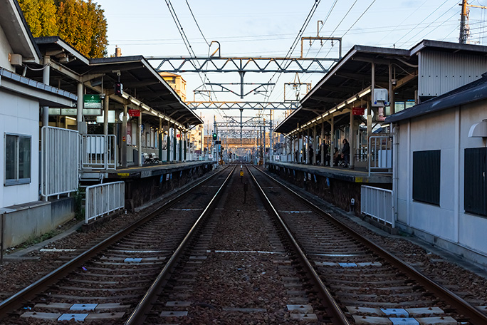 稲野駅では伊丹駅方面に向かう短距離の利用者の姿も多く見られた