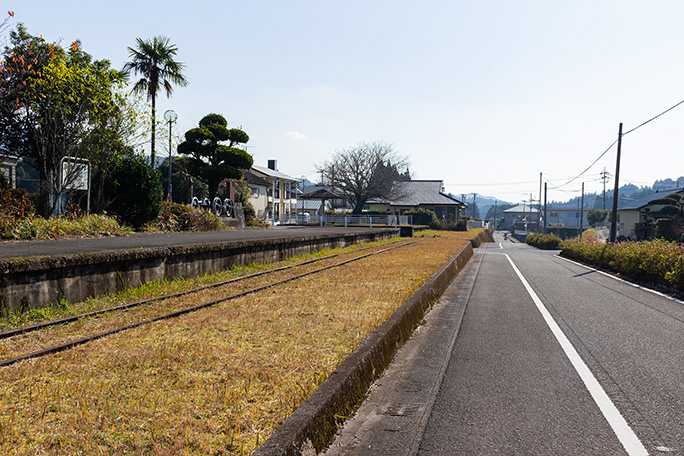 綺麗に整備された大隅松山駅跡の記念公園