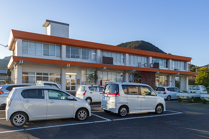 吉都線と肥薩線が分岐する要衝の吉松駅に到着