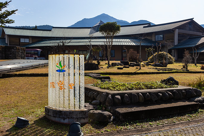 湯前温泉湯楽里に立ち寄って入浴と昼食にした