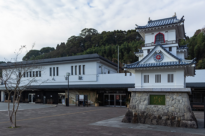 くま川鉄道は人吉温泉駅、JRは人吉駅と名乗る駅前を再訪