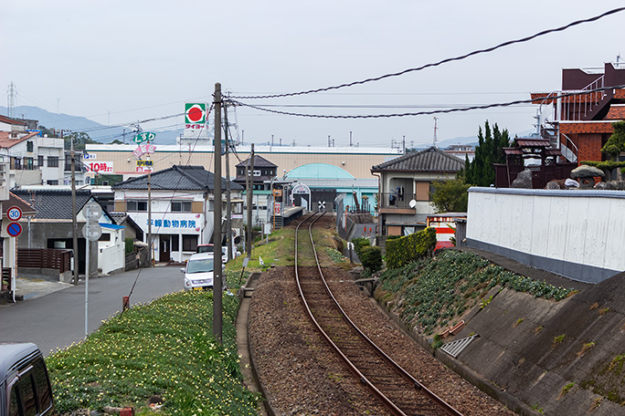 半島一周の鉄路も途絶えた指宿枕崎線の枕崎駅を遠望する