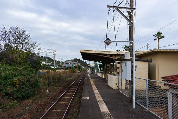 青島にもほど近い子供の国駅