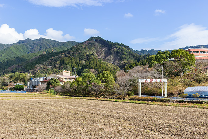 田園地帯に湧く北郷温泉に立ち寄ることにした