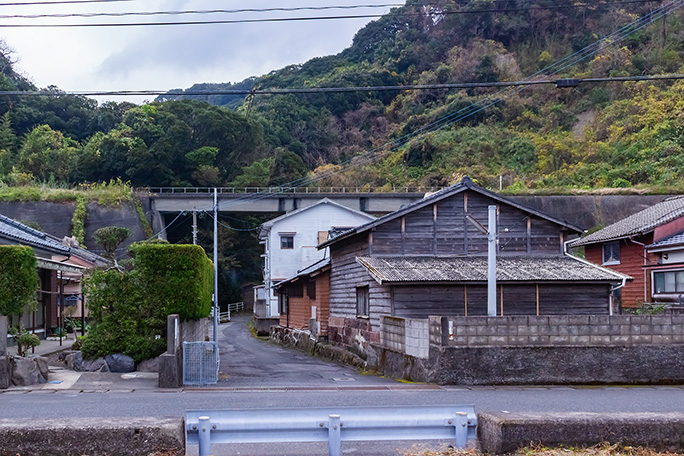 古江～新城間に残る大隅線の鉄道高架橋の遺構