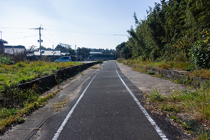 ホームが残る吉利駅跡は記念公園になっていた