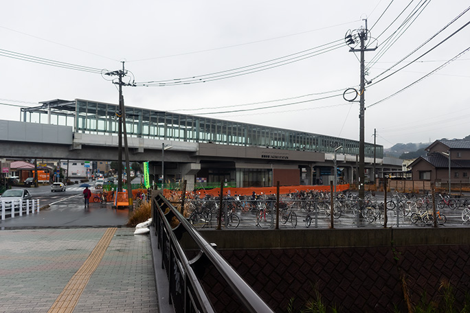 近代的な高架駅となった慈眼寺駅