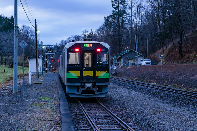 早朝の塩狩駅に乗降客の姿はなかった