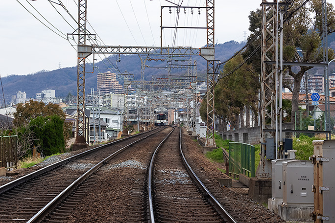 枚岡駅から先も急勾配で額田駅・石切駅方面に登っていく