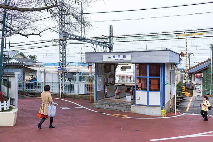 生駒山腹の小駅である額田駅に到着