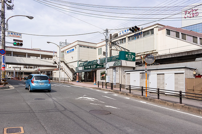 奈良線随一の中核駅である生駒駅に到着