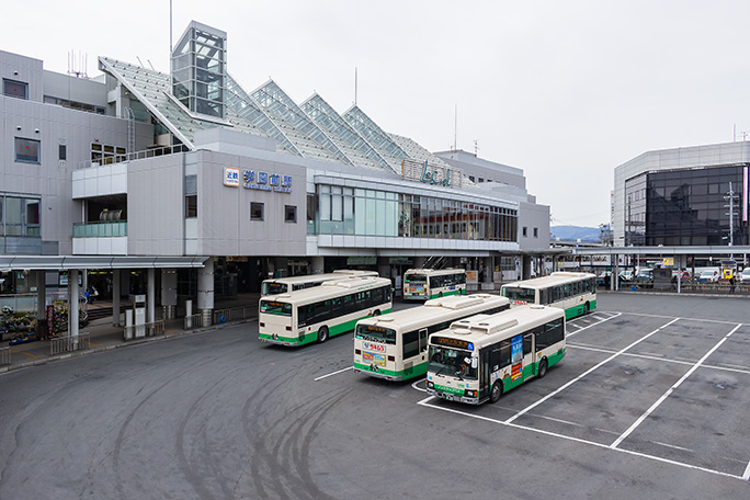 近鉄によって開発されたニュータウンの玄関口となる学園前駅