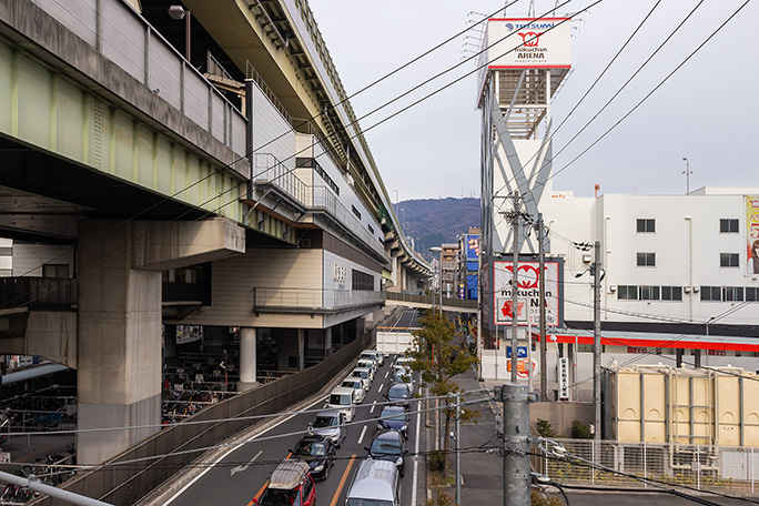 阪神高速13号東大阪線とけいはんな線が2階建て高架になっている吉田駅付近