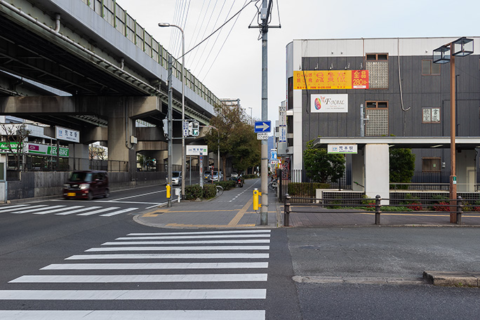 荒本駅付近でけいはんな線は地下へと潜っていく