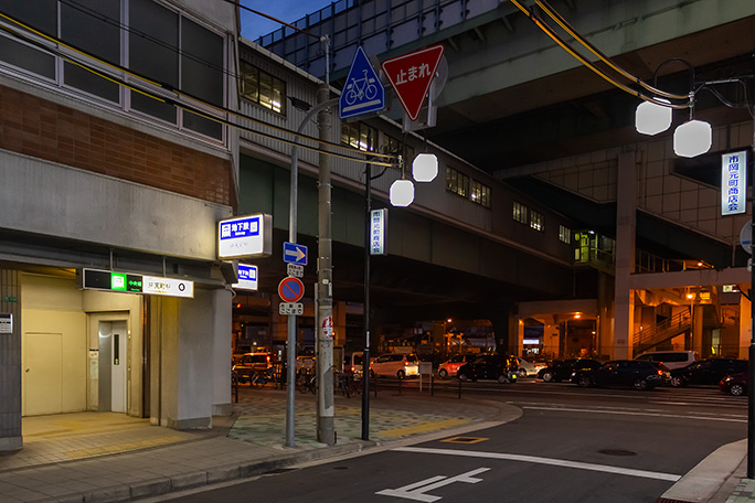 JR大阪環状線と交錯する弁天町駅にはかつて交通博物館があった