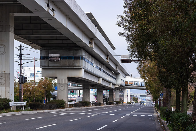 機能的な作りの中埠頭駅