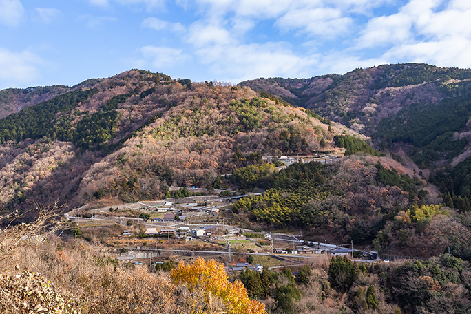 対岸の落集落も同じくらいの高さになっていた