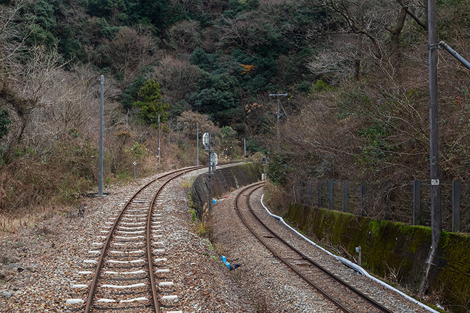 引上線と本線との間も高度差が大きい