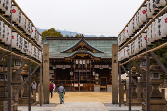 神戸新交通六甲アイランド線・住吉駅付近・元住吉神社（兵庫県：2025年2月）