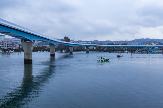 横浜シーサイドライン金沢シーサイドライン・野島公園～金沢八景間・平潟湾（神奈川県：2025年4月）