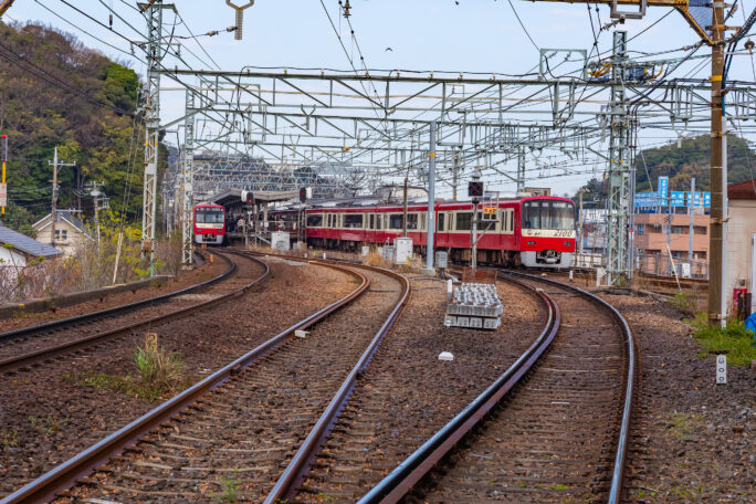 京浜急行久里浜線・本線・堀ノ内駅（神奈川県：2025年4月）