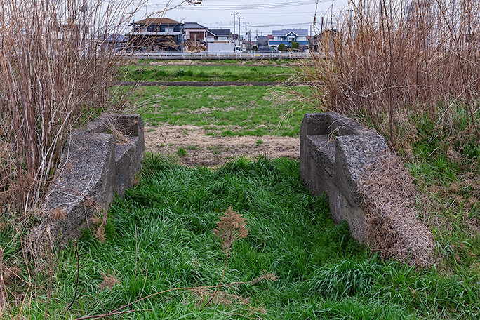 堀上~家徳間にある橋台跡は九十九里鉄道廃線跡随一で唯一の構造物遺構とも言える