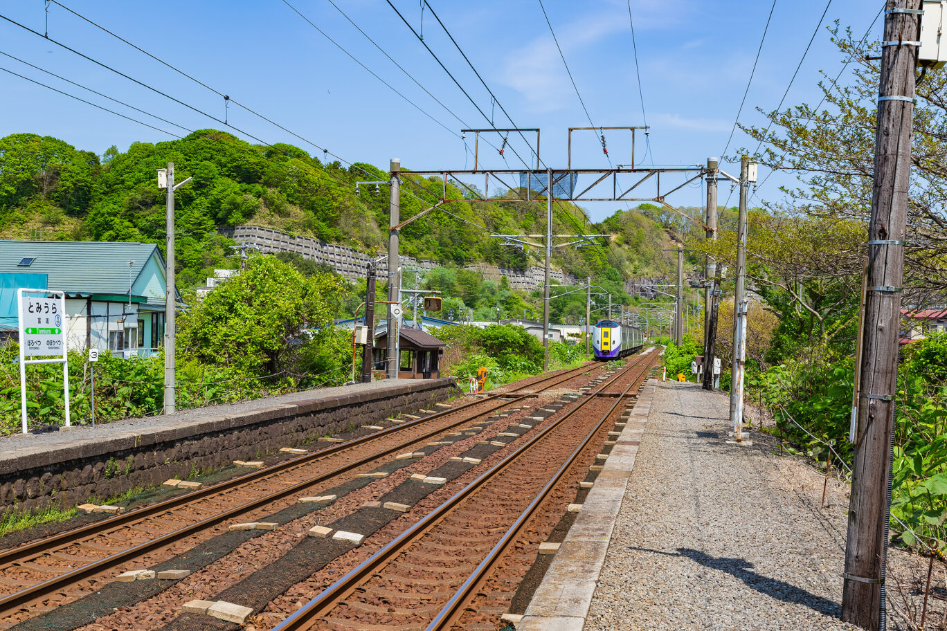 JR室蘭本線・富浦駅（北海道：2025年5月）