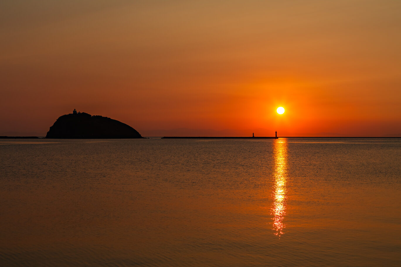 胆振・室蘭・絵鞆臨海公園から望む大黒島（北海道：2025年5月）
