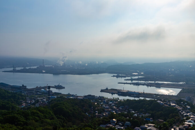胆振・室蘭・測量山から望む室蘭港と室蘭市街地（北海道：2025年5月）