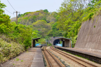 JR室蘭本線・崎守駅(北海道:2025年5月)