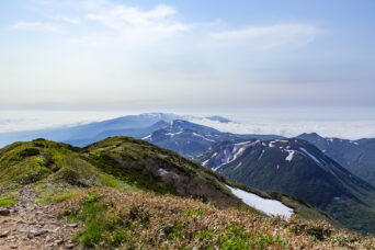 後志・倶知安・ニセコアンヌプリから望むニセコ連山（北海道：2025年6月）