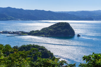 川棚・大崎半島から望む片島と大村湾(長崎県:2025年7月)