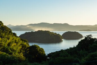 西海・西彼・穀光浦から望む裸島・沖裸島(長崎県:2025年7月)