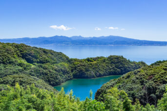 長崎・琴海・松尾集落から望む大村湾と多良岳(長崎県:2025年7月)