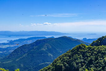 島原半島・雲仙・仁田峠第二展望所から望む上天草方面(長崎県:2025年7月)