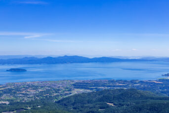 島原半島・雲仙・仁田峠第二展望所から望む湯島と上天草方面(長崎県:2025年7月)