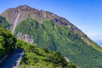 島原半島・雲仙・仁田峠第二展望所から望む雲仙普賢岳(長崎県:2025年7月)