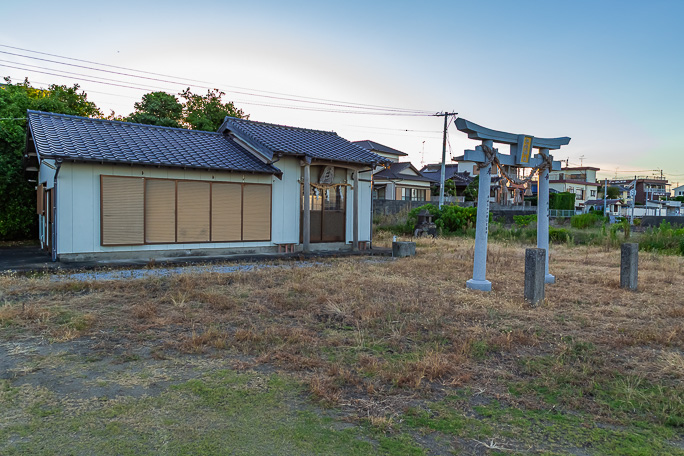 駅にほど近い南西の海岸にある江崎神社を訪れた