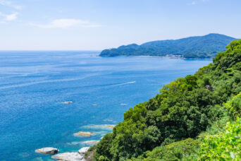 長崎半島・為石・メボシ崎付近から望む大瀬鼻(長崎県:2025年8月)
