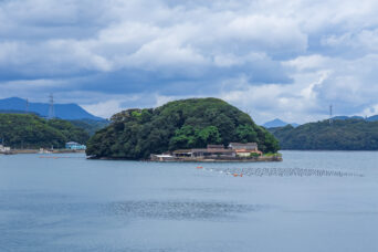 西海・川内集落から望む浄土島（長崎県：2025年8月）
