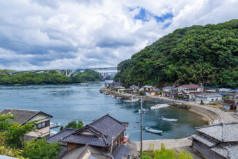 西海・伊ノ浦集落から望む西海橋（長崎県：2025年8月）