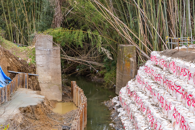 南総鉄道の遺構としては最大級の三途川の橋台跡
