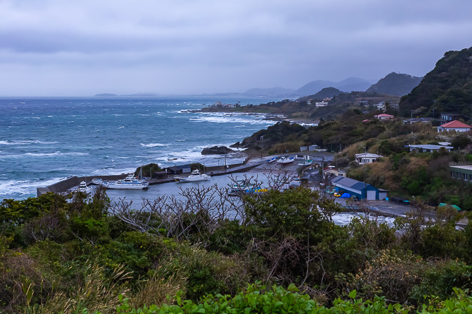 行く方内房の海は、北寄りの風を受けて荒れていた