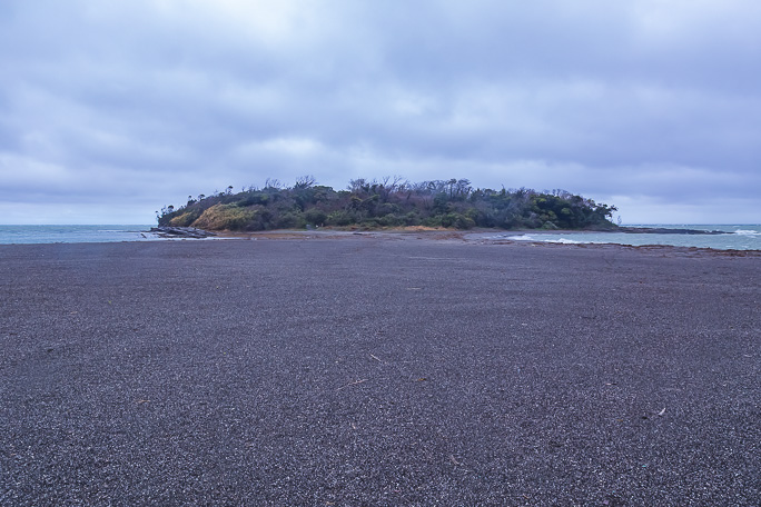 陸繋島となった沖ノ島にやってきた