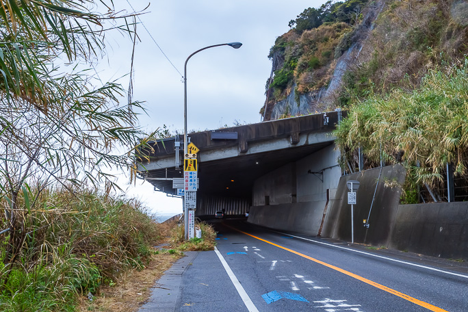 明鍾岬付近の覆道群を抜けたら富津市に入る